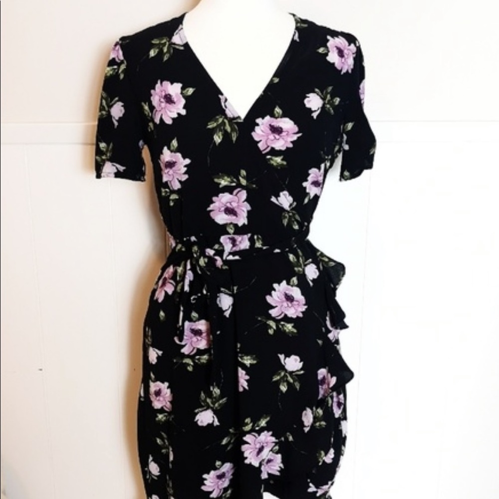 Suzy Shier Black floral dress